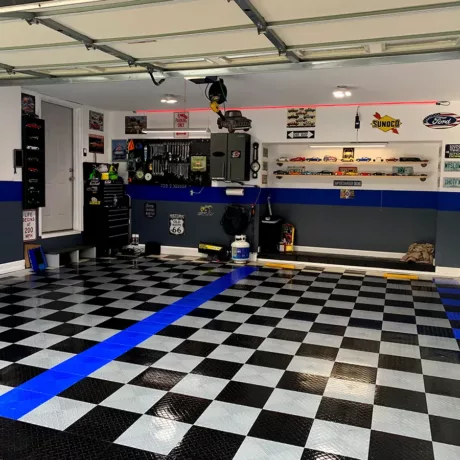 Garage with racedeck diamond blue, black and white