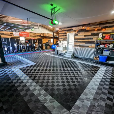 JD Danzel garage empty angled