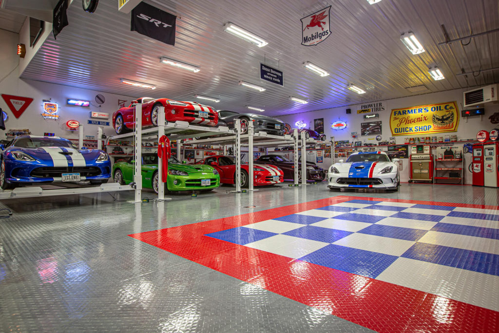 Ted Pacha - Tuffshield Diamond high-gloss flooring in the garage
