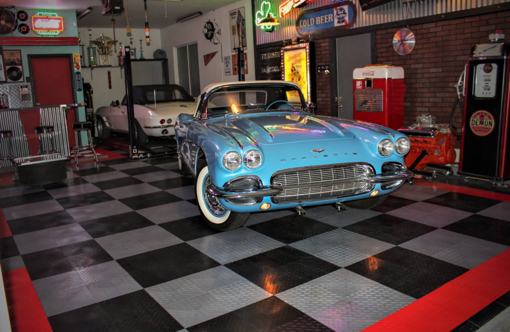 Tony Dekellis - Blue Corvette