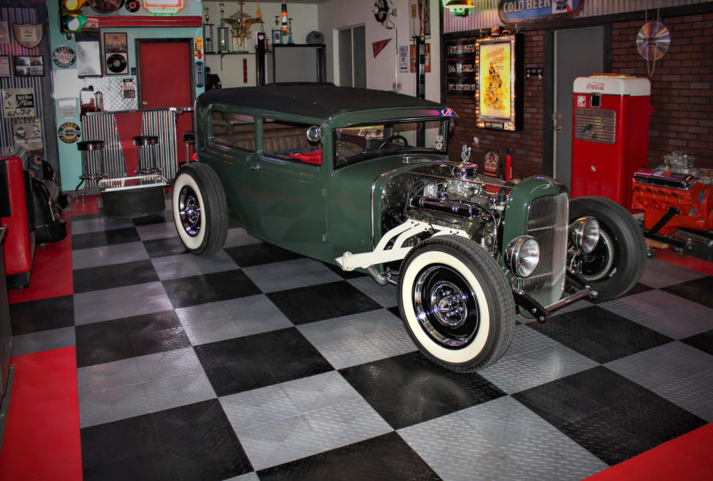 Tony Dekellis - Green vintage rat rod