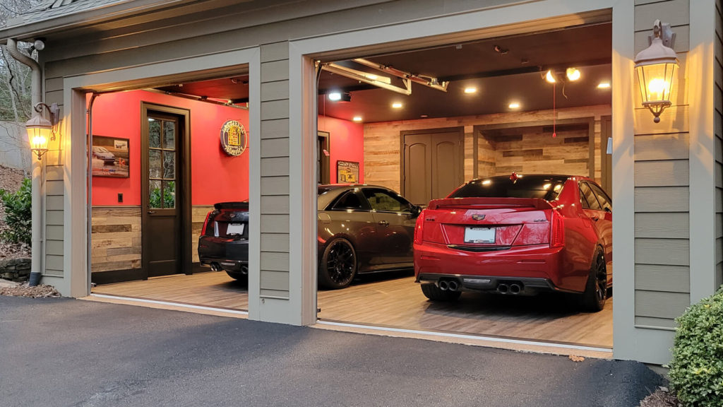 Outside view of Steve&#039;s garage