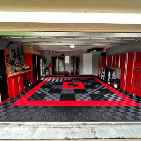 O logo garage on freeflow