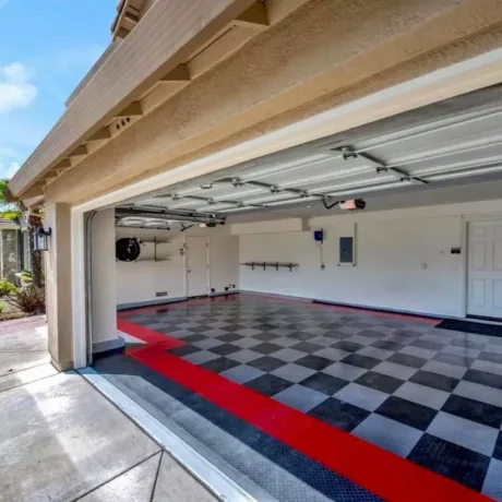 outside palm tree rd garage