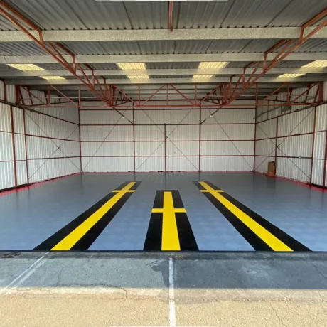 rd ally blk yell hangar