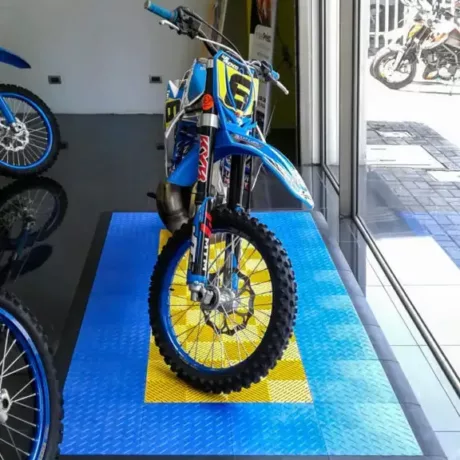 motorcycle display rd blue
